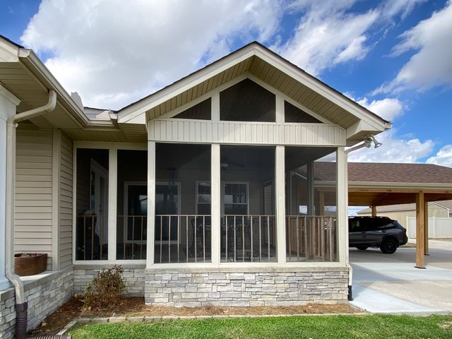 577 Maple Springs Rd, Manchester, TN 37355