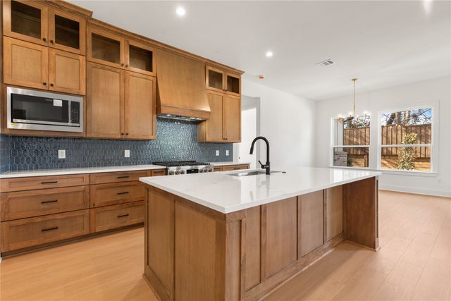 1908 Heritage Knoll Drive, Sherman, TX 75092