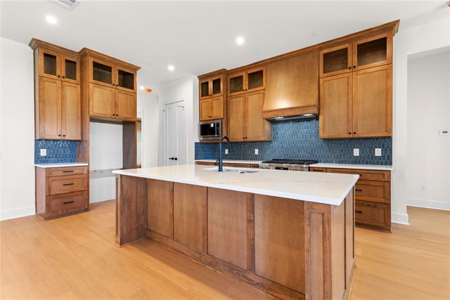 1908 Heritage Knoll Drive, Sherman, TX 75092