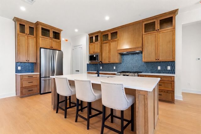 1908 Heritage Knoll Drive, Sherman, TX 75092