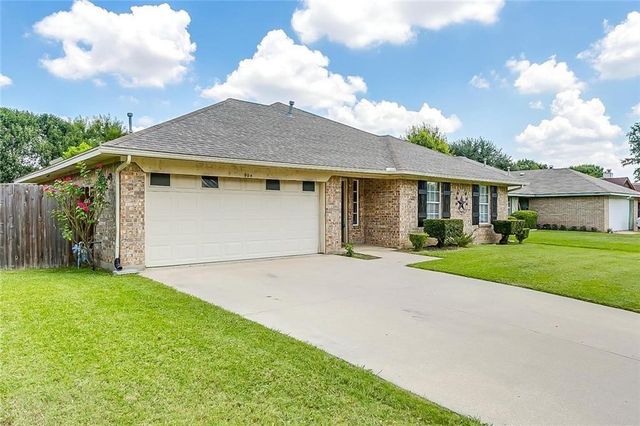904 Vicksburg Lane, Burleson, TX 76028