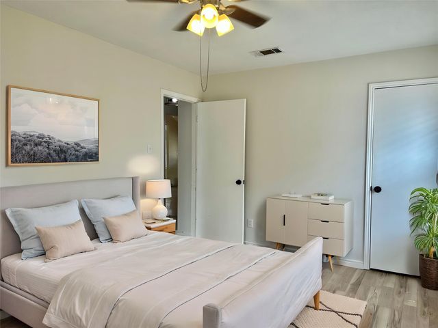 904 Vicksburg Lane, Burleson, TX 76028