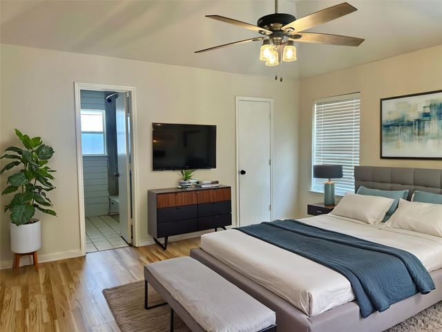 904 Vicksburg Lane, Burleson, TX 76028