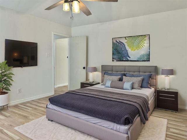 904 Vicksburg Lane, Burleson, TX 76028