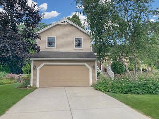 712 Castle Rock Court, West Dundee, IL 60118