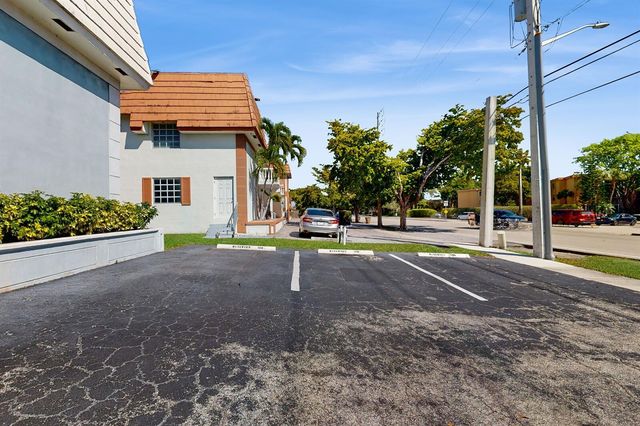 4291 NW 9th Avenue 106, Deerfield Beach, FL 33064