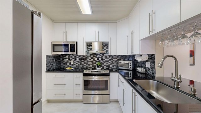 4291 NW 9th Avenue 106, Deerfield Beach, FL 33064