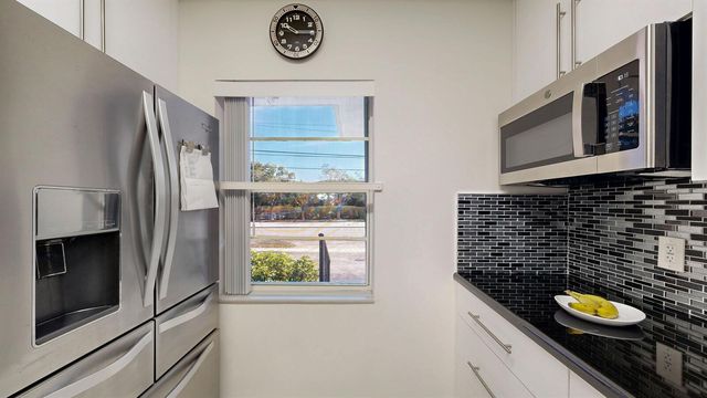 4291 NW 9th Avenue 106, Deerfield Beach, FL 33064