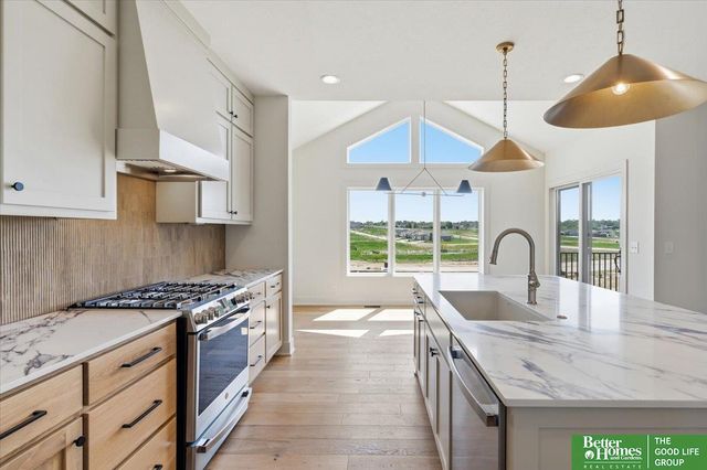 11043 S 220th Street, Gretna, NE 68028