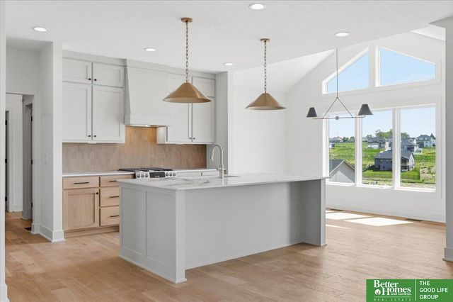 11043 S 220th Street, Gretna, NE 68028