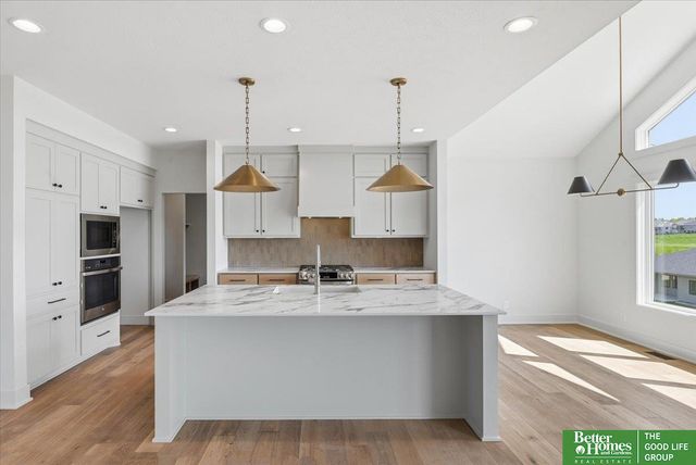 11043 S 220th Street, Gretna, NE 68028