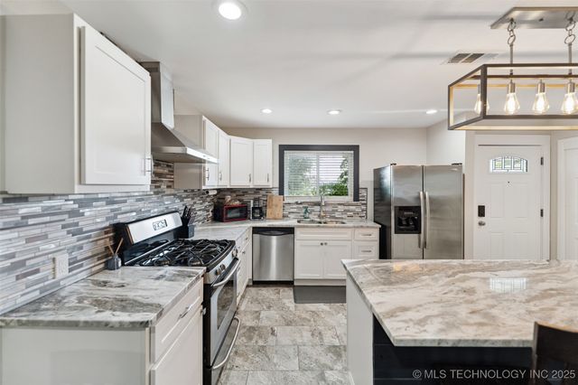 3018 S Joplin Avenue, Tulsa, OK 74114