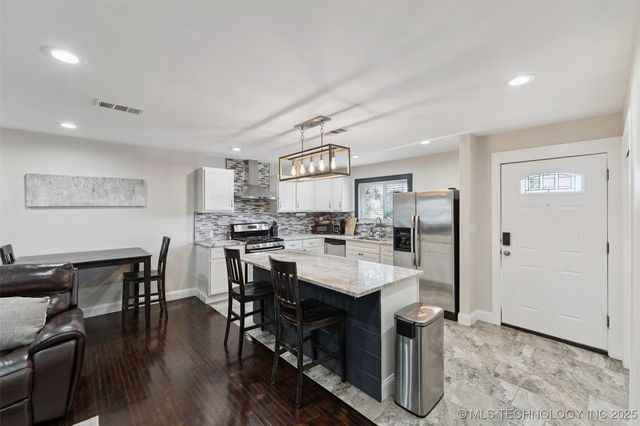 3018 S Joplin Avenue, Tulsa, OK 74114