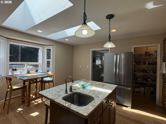 83269 CLEAR LAKE Rd, Florence, OR 97439