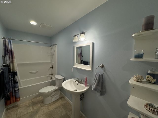 83269 CLEAR LAKE Rd, Florence, OR 97439