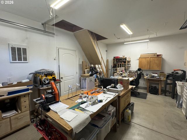 83269 CLEAR LAKE Rd, Florence, OR 97439