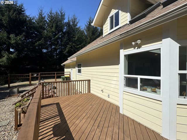 83269 CLEAR LAKE Rd, Florence, OR 97439