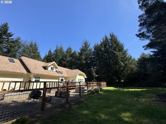 83269 CLEAR LAKE Rd, Florence, OR 97439