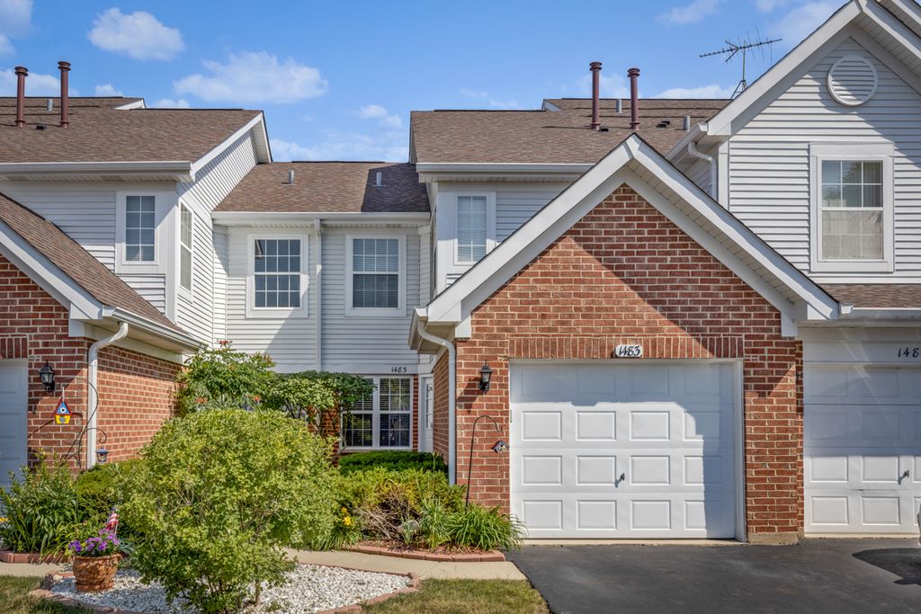 1483 Ashbury Lane W, Roselle, IL 60172