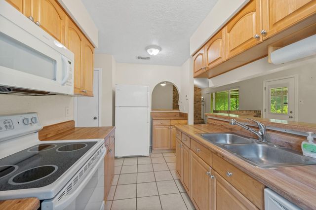 19907 Lions Gate Drive, Humble, TX 77338