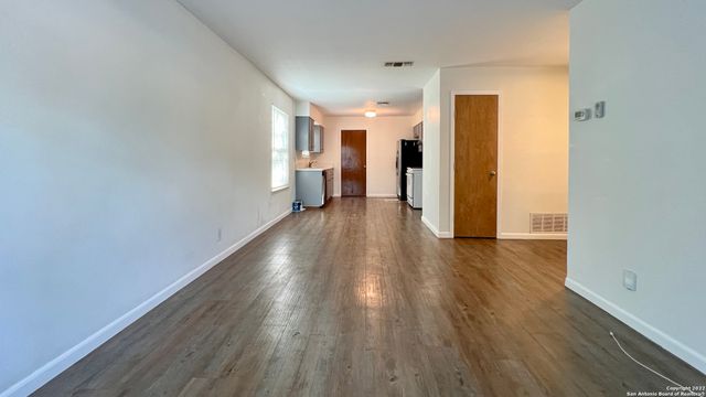 203 Dora, San Antonio, TX 78212
