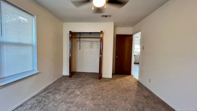 203 Dora, San Antonio, TX 78212