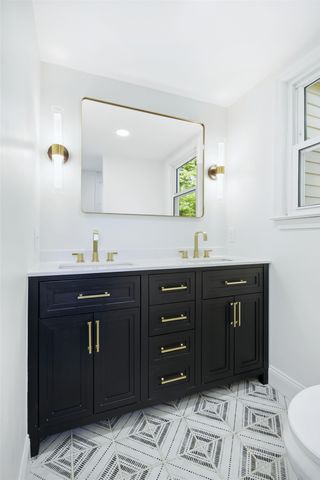 161 S Gray Street, Manchester, NH 03103