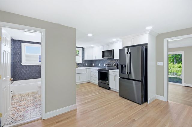 161 S Gray Street, Manchester, NH 03103