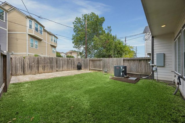 1135 Aurora Street, Houston, TX 77009