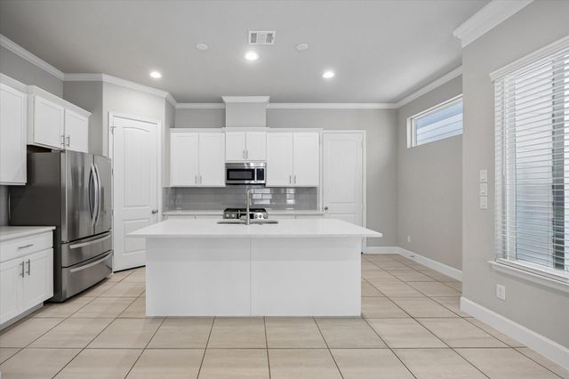 1135 Aurora Street, Houston, TX 77009