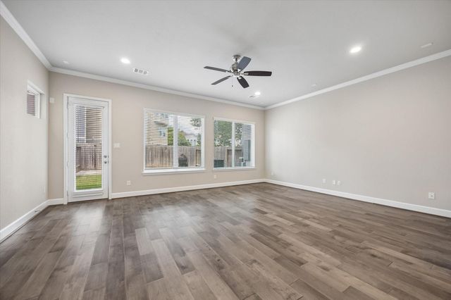 1135 Aurora Street, Houston, TX 77009