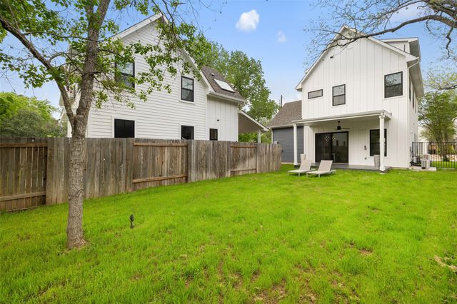 5701 Tura LN 1, Austin, TX 78721