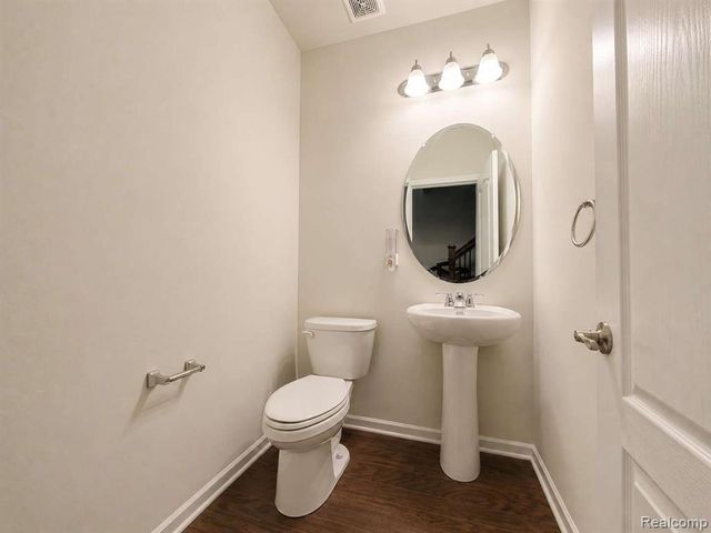 22518 Woodbridge Lane, Novi, MI 48375