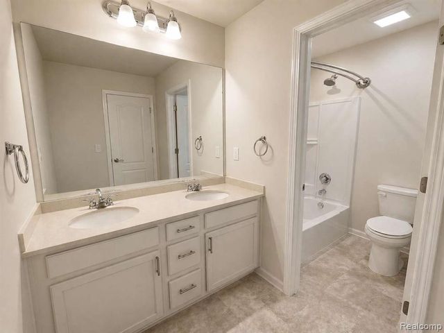 22518 Woodbridge Lane, Novi, MI 48375