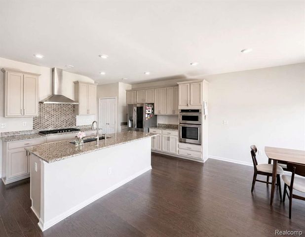 22518 Woodbridge Lane, Novi, MI 48375