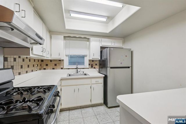 6107 Palisade Avenue, West New York, NJ 07093