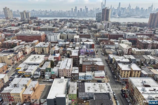 6107 Palisade Avenue, West New York, NJ 07093