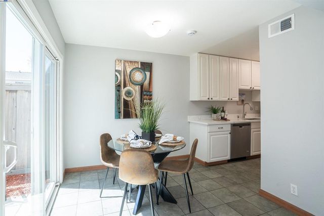 325 San Miguel Ct 2, Milpitas, CA 95035