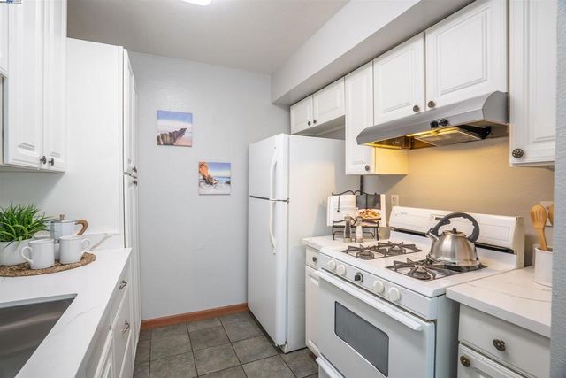 325 San Miguel Ct 2, Milpitas, CA 95035