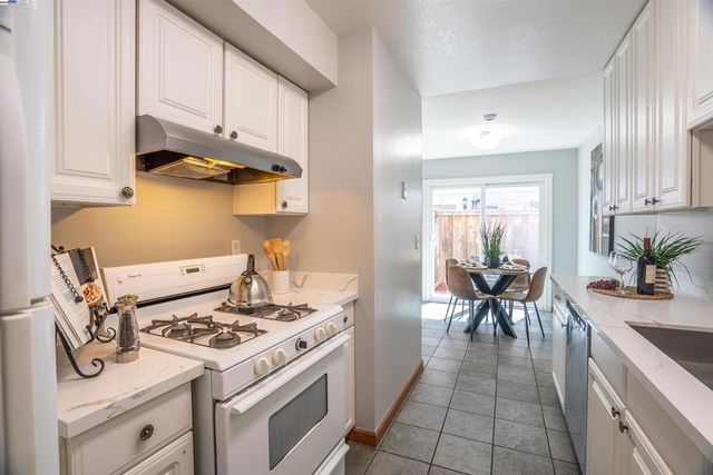 325 San Miguel Ct 2, Milpitas, CA 95035