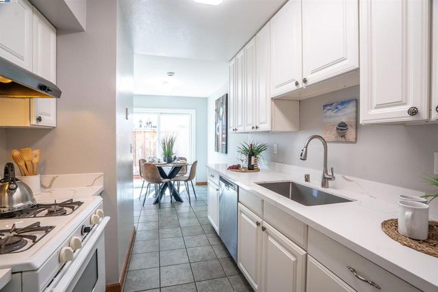 325 San Miguel Ct 2, Milpitas, CA 95035