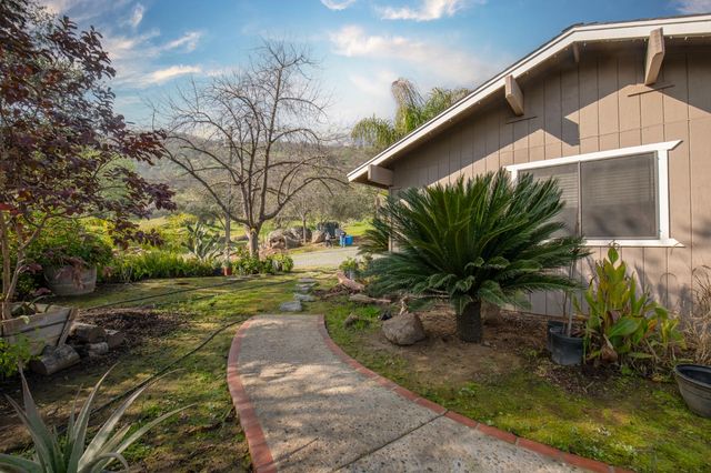 37129 Pebble Lane, Yokuts Valley, CA 93675