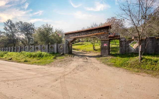 37129 Pebble Lane, Yokuts Valley, CA 93675