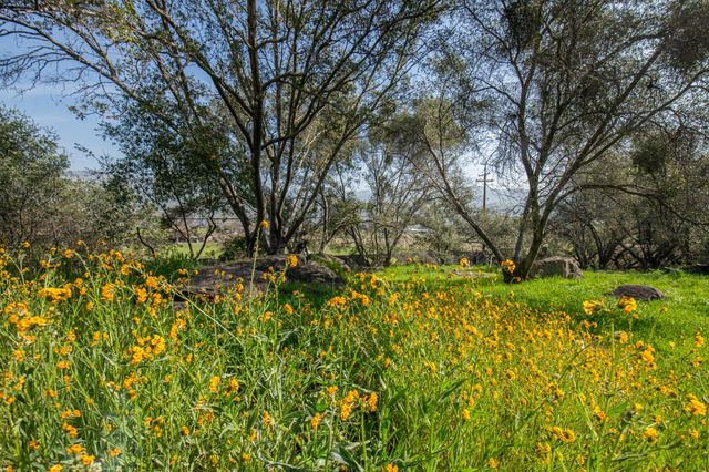 37129 Pebble Lane, Yokuts Valley, CA 93675