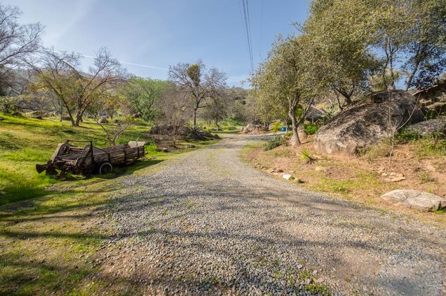 37129 Pebble Lane, Yokuts Valley, CA 93675