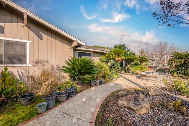 37129 Pebble Lane, Yokuts Valley, CA 93675
