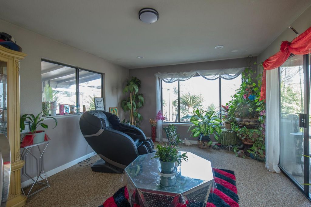 Image 10 of property listing at 37129 Pebble Lane, Yokuts Valley, CA 93675