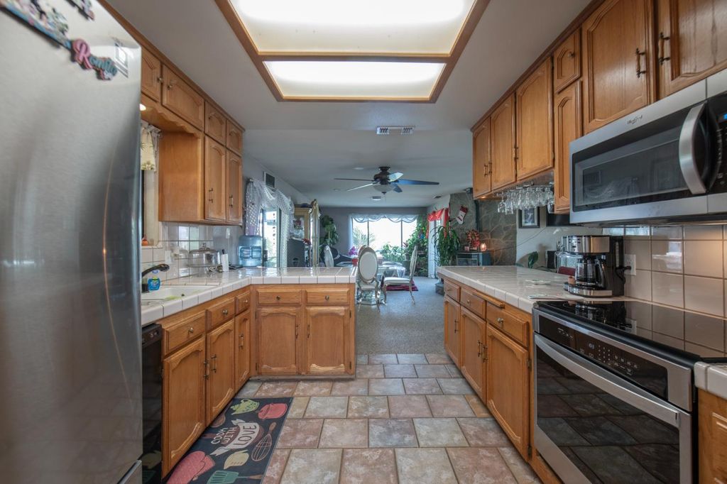 Image 14 of property listing at 37129 Pebble Lane, Yokuts Valley, CA 93675
