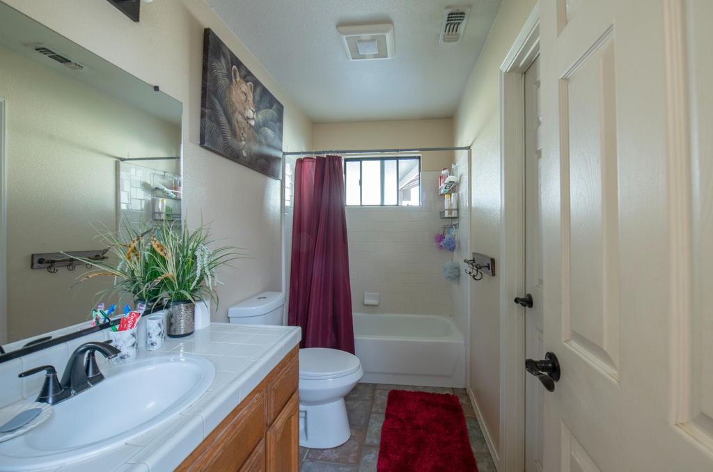 Image 15 of property listing at 37129 Pebble Lane, Yokuts Valley, CA 93675