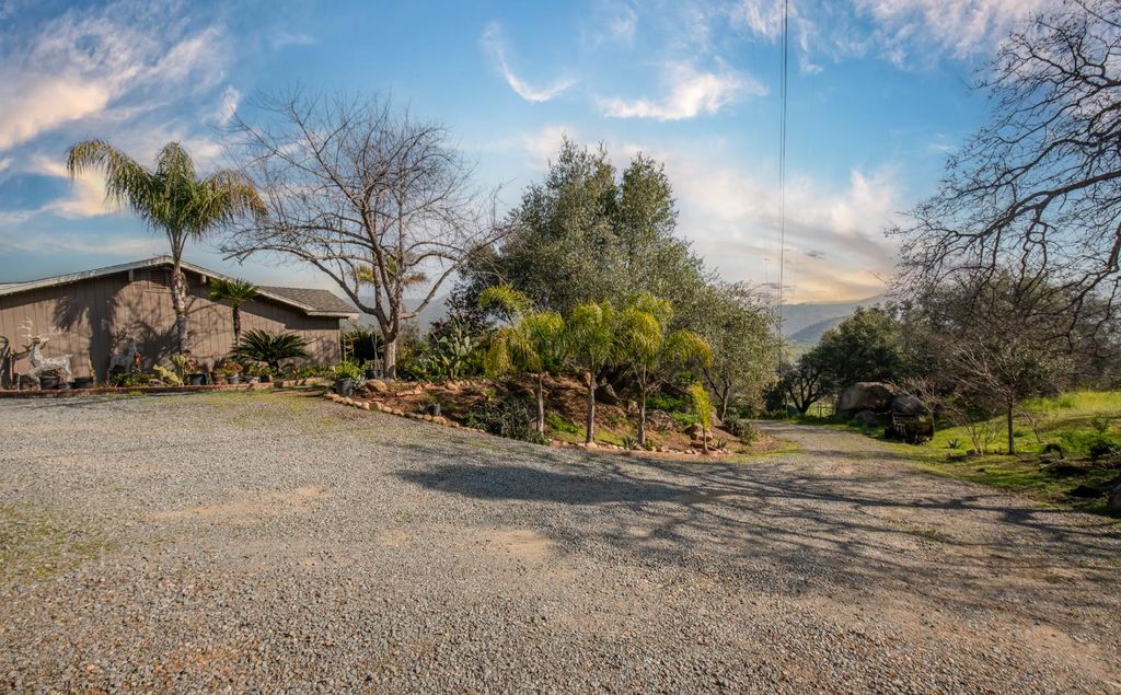 Image 23 of property listing at 37129 Pebble Lane, Yokuts Valley, CA 93675